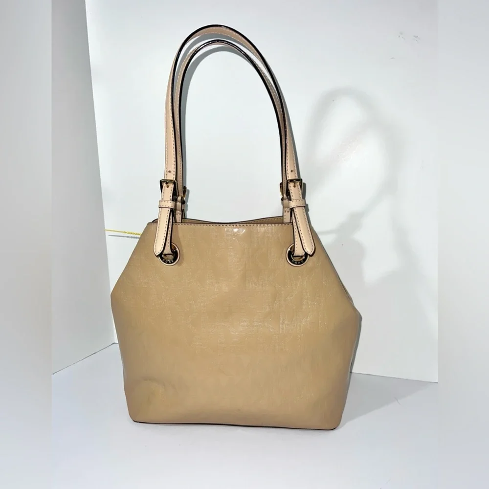 NWT Michael Kors Jet Set patent beige leather tote bag